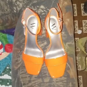 Woman's heels size 6.5